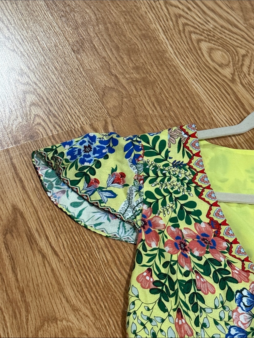 Alice + Olivia Yellow Multicolor Floral V‑Neck Mini Dress - Picture 4 of 7